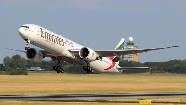 A6-EBW::Emirates Airline